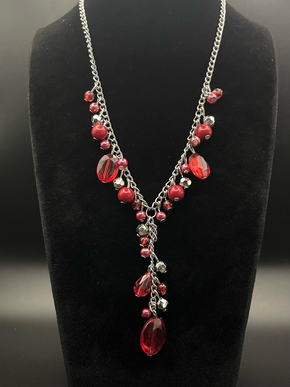 Red Beaded Fringe Y-Necklace Silver
Tone Chain Statement Drop 15.5” 2 1/2” ext
